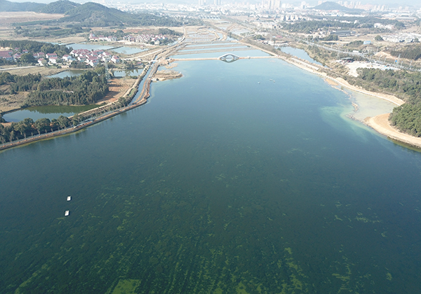 國內(nèi)縣域廠、網(wǎng)、河、湖一體化綜合治理標桿<br />
<br />
“系統(tǒng)治水、生態(tài)治水、智慧治水，科學(xué)治水”治理理念，為江西省水環(huán)境綜合治理提供可復(fù)制、可推廣的優(yōu)秀經(jīng)驗和成熟模式，奮力打造“美麗中國”江西樣板。